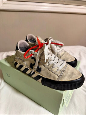 Off-White Low Vulcanized Canvas Sneaker White Black Sneakers White & Black